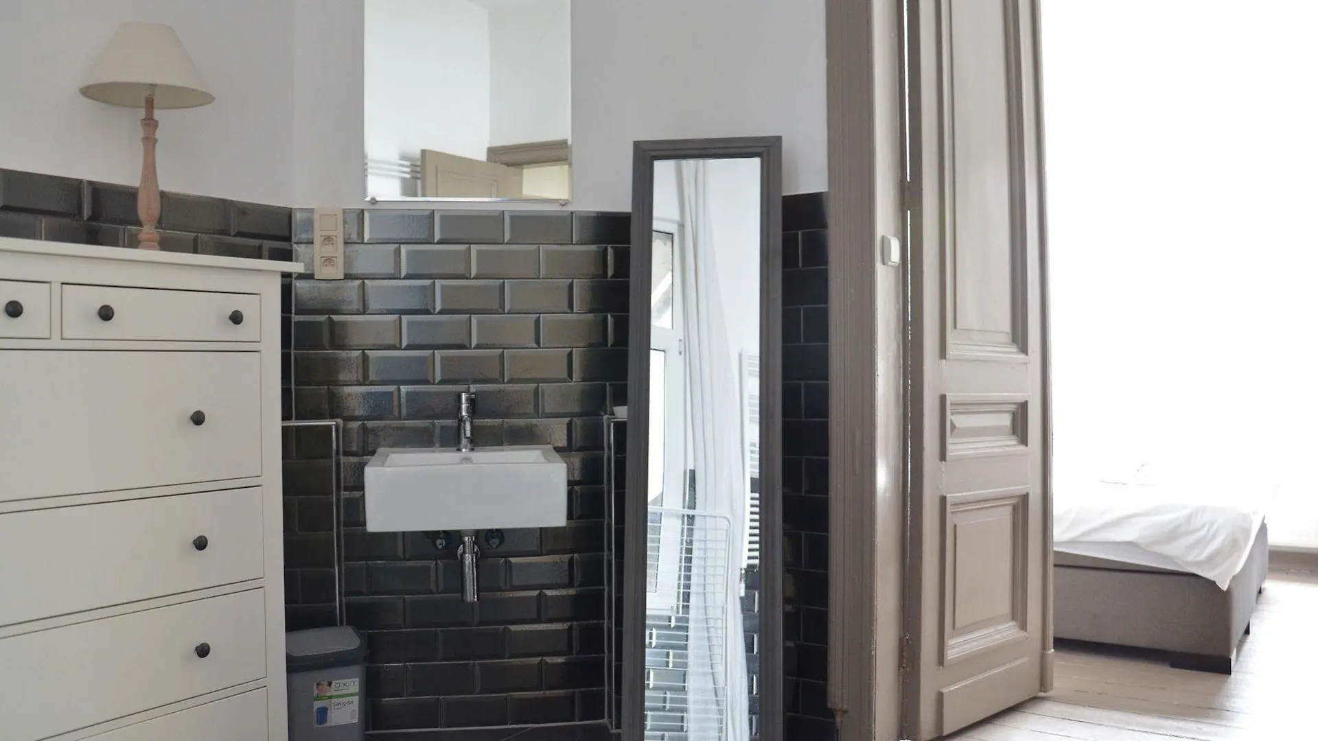 Amazing Apartment Antwerp South 3*,
